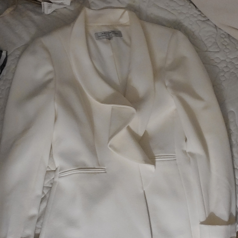 Womens Tahari White Blazer